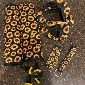 Brand new sunflower car set!